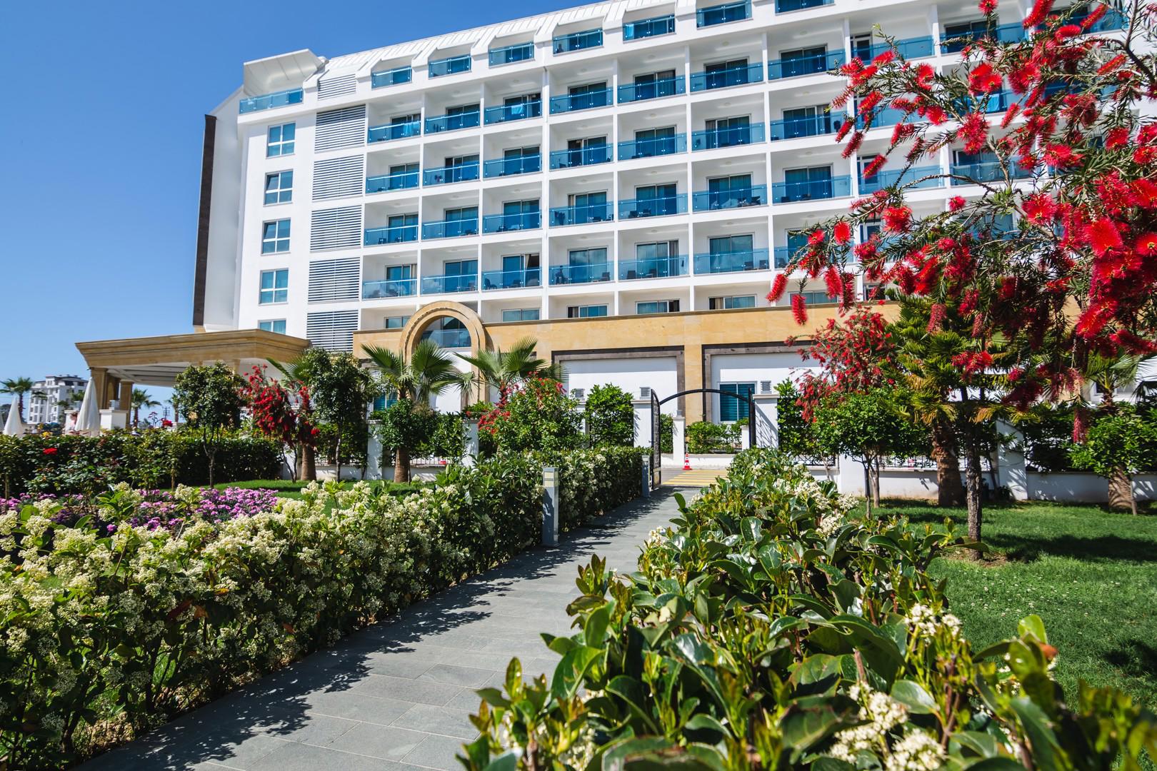 The Lumos Deluxe Resort Hotel & Spa