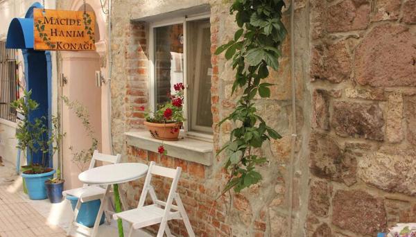 Macide Hanım Konağı