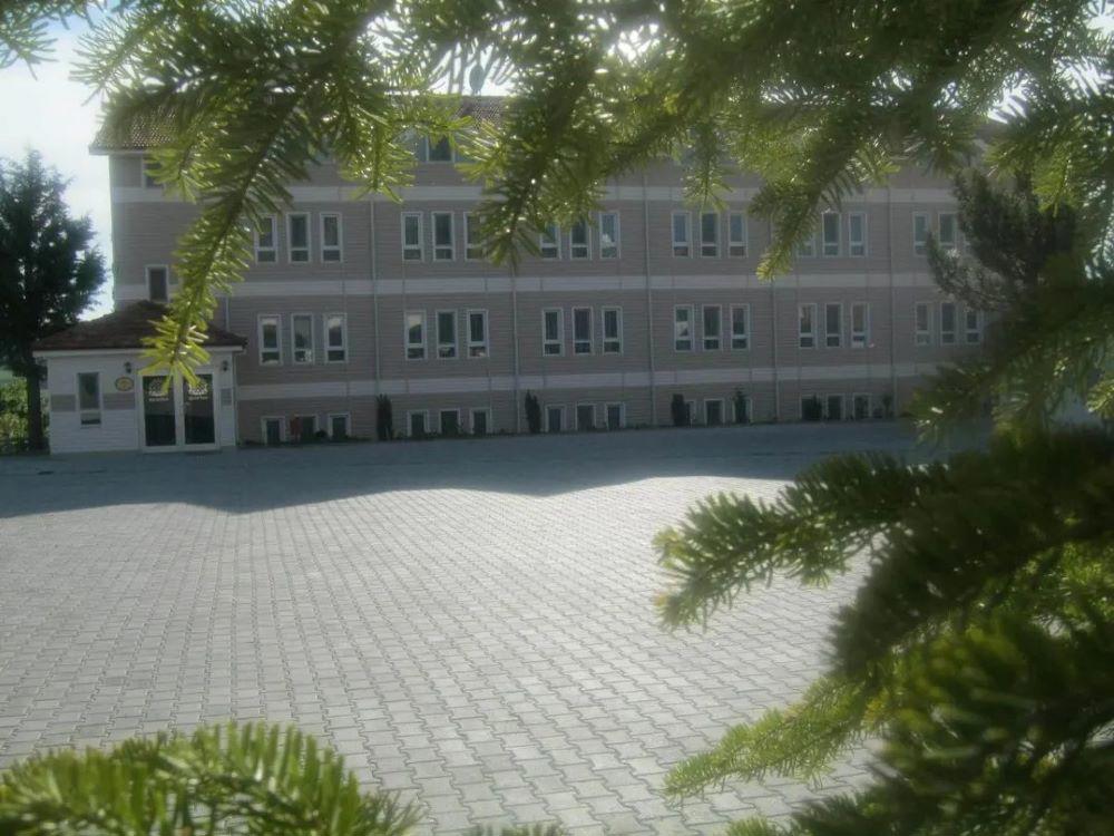Baskent Demiralan Hotel