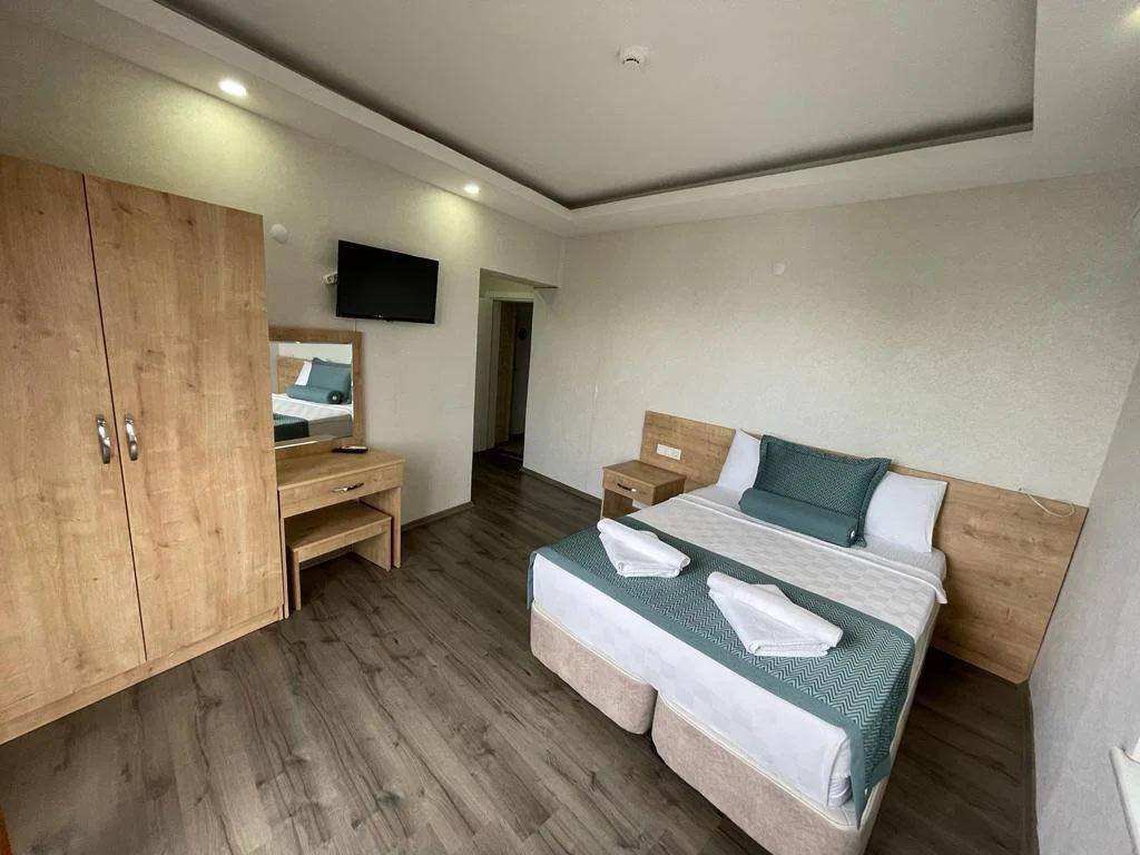 Kroisos Lake Hotel
