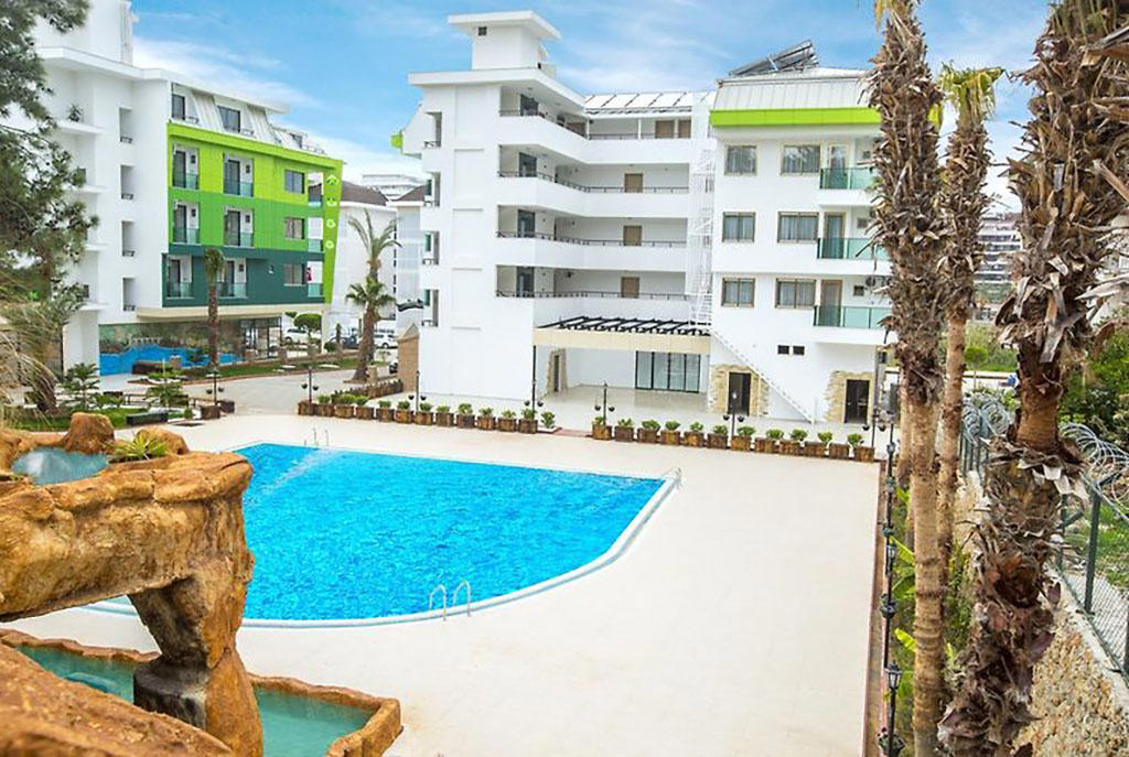 Green Life Hotel