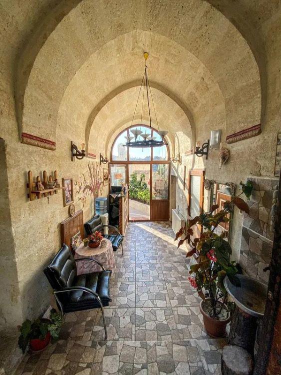 Vaveyla Cave Hotel