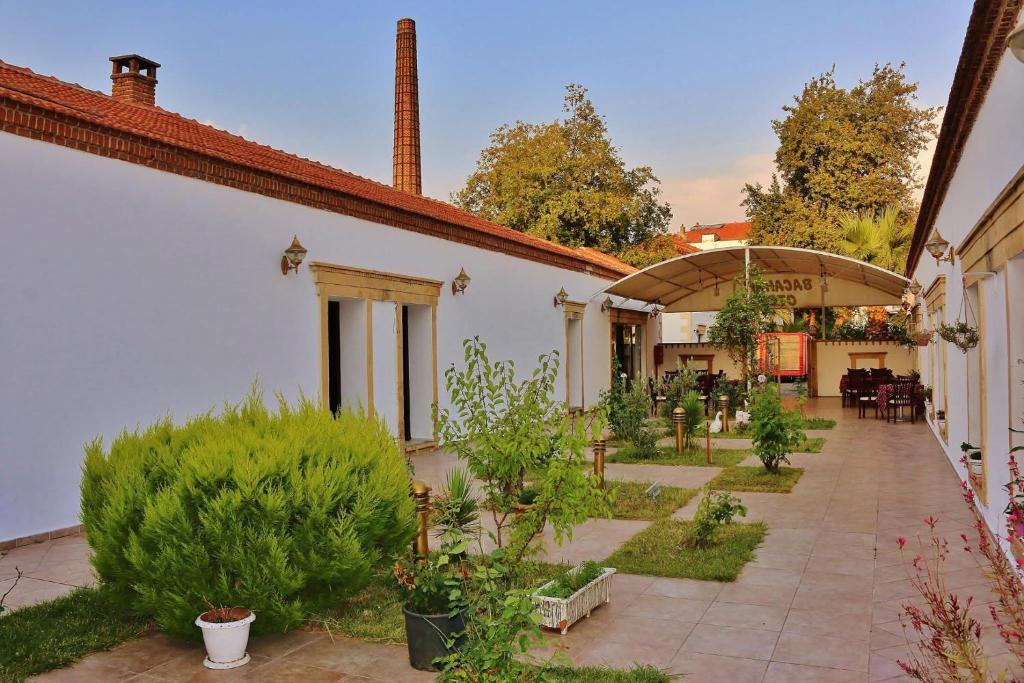Bacahan Hotel