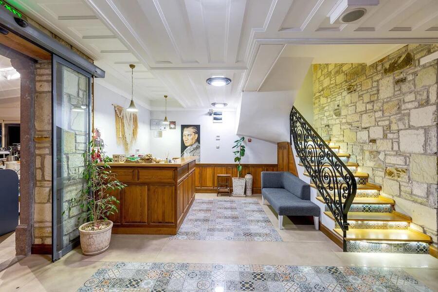 Navalia Hotel