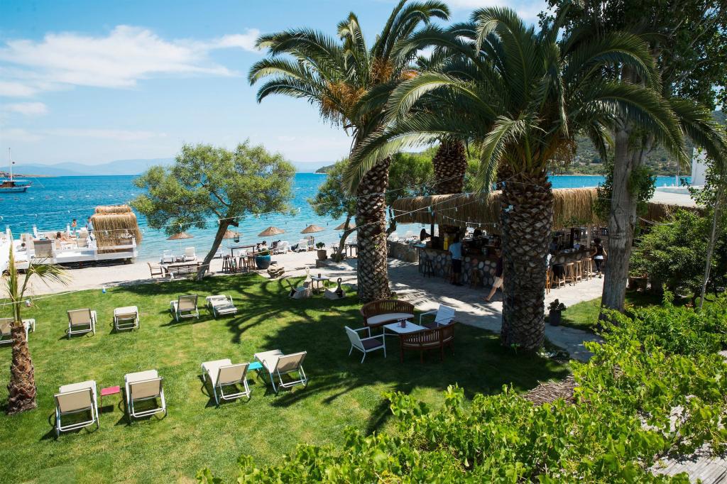 Daphnis Hotel