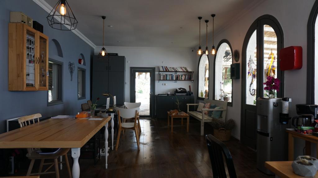 Daphnis Hotel