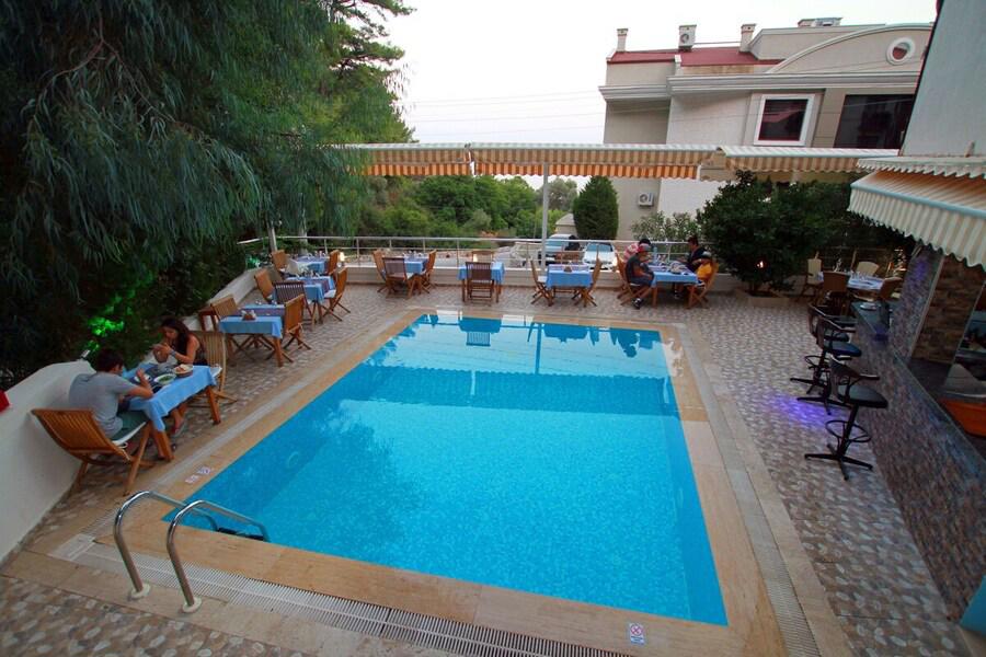 Pyara Hotel