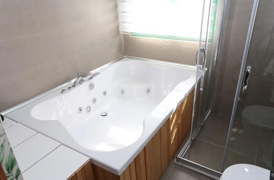 Avwan Hotel Cigli