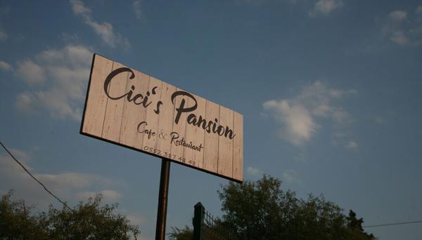 Cici's Pansion