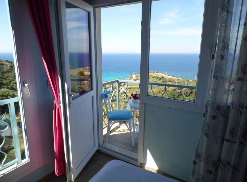Laila Otel Karaburun