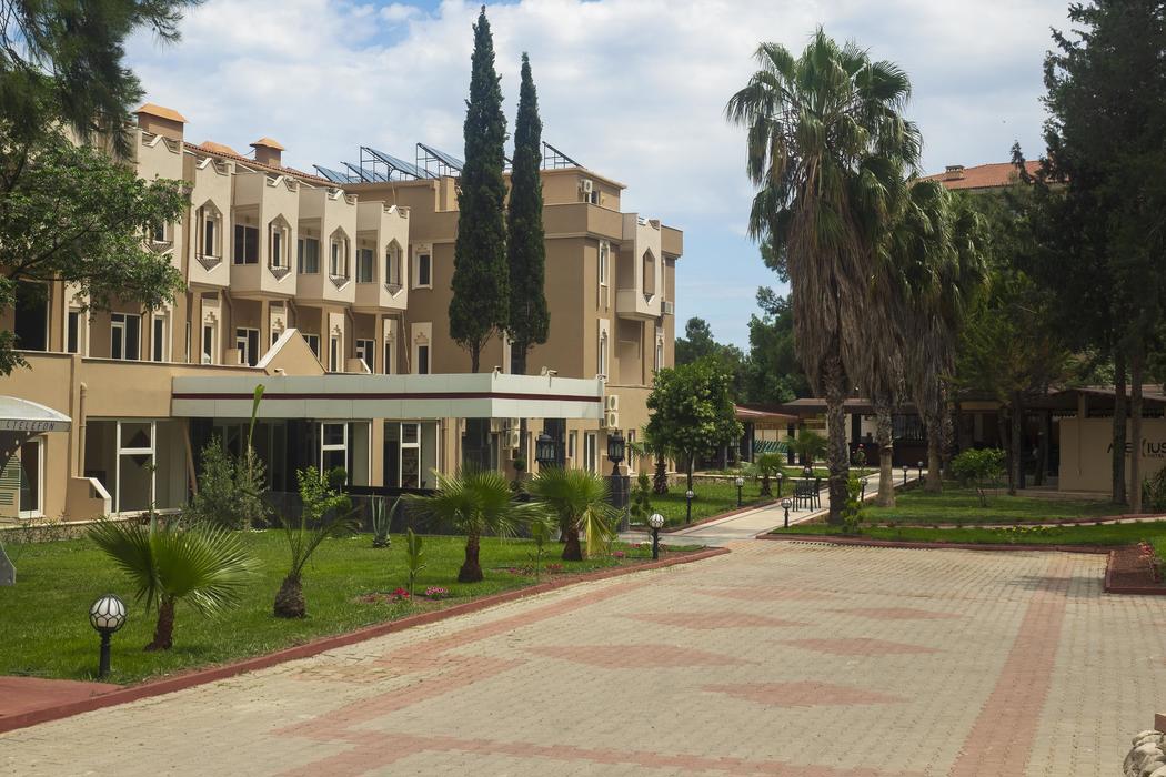Alexius Beach Hotel
