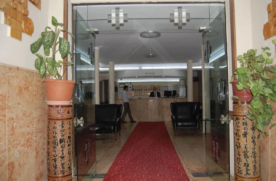 Nil & Alav Hotel