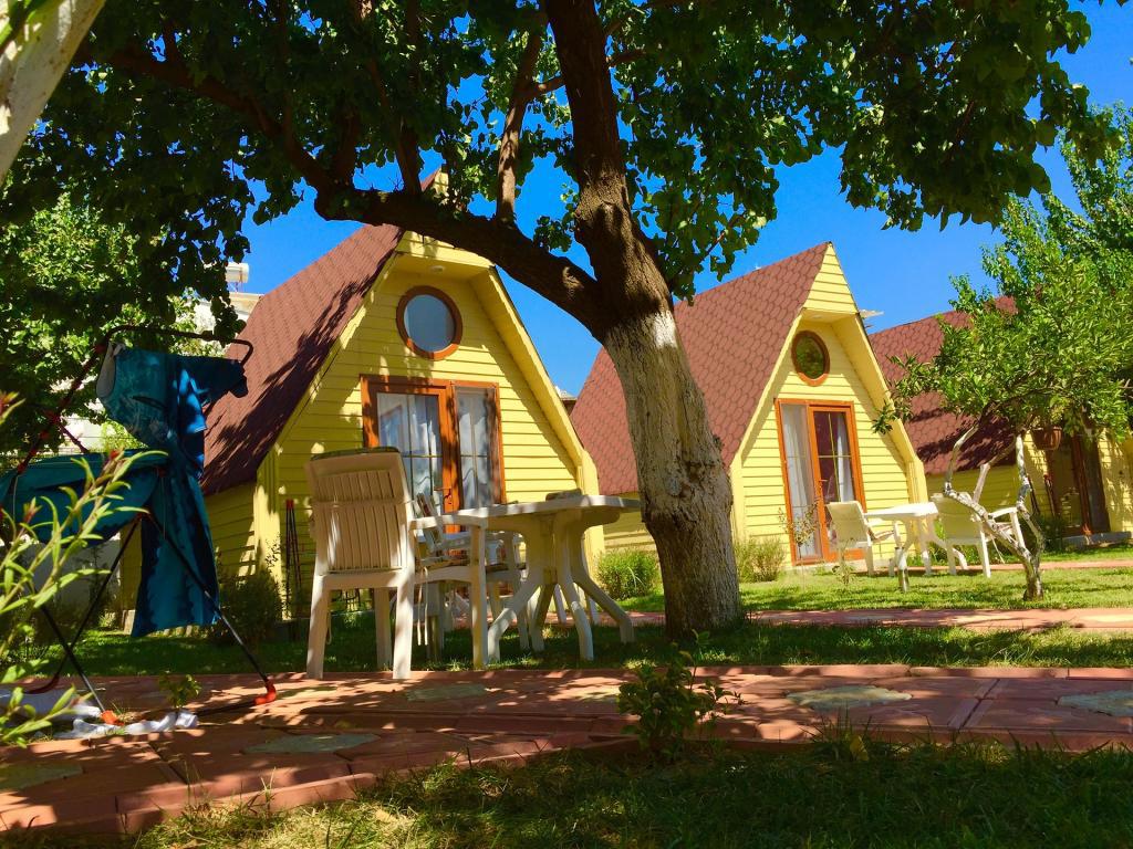 Idavilla Bungalow Hotel