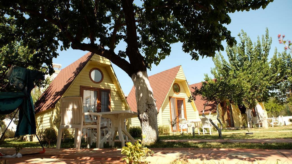 Idavilla Bungalow Hotel