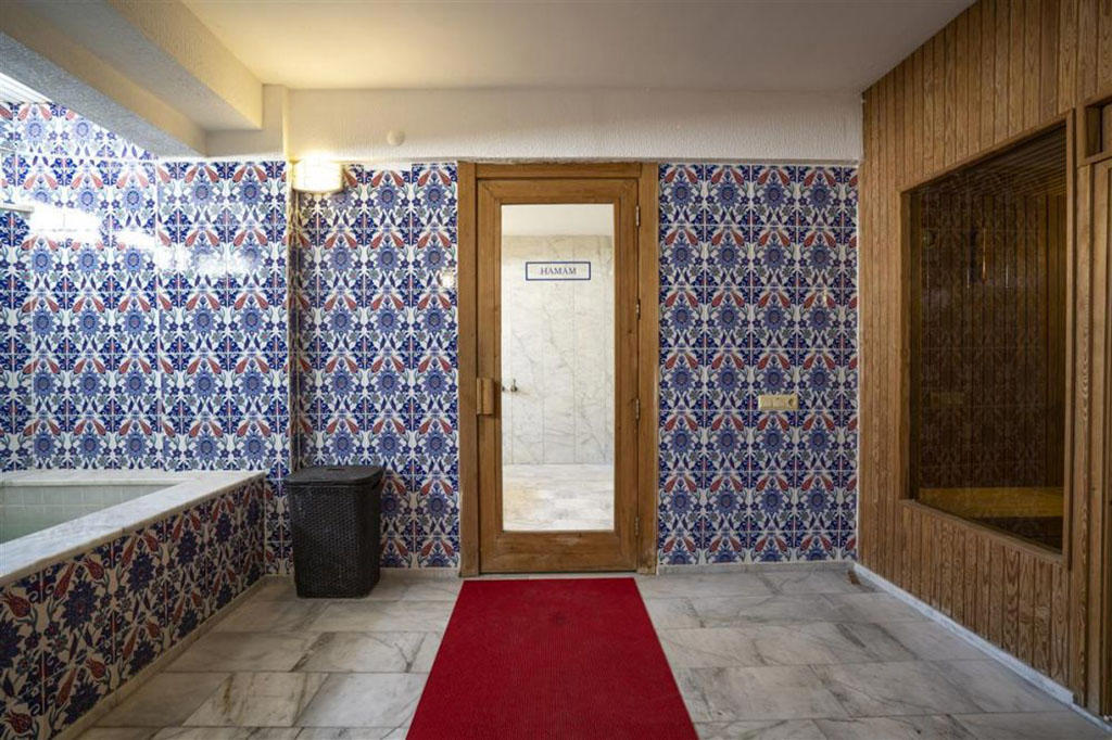 Ayapam Hotel