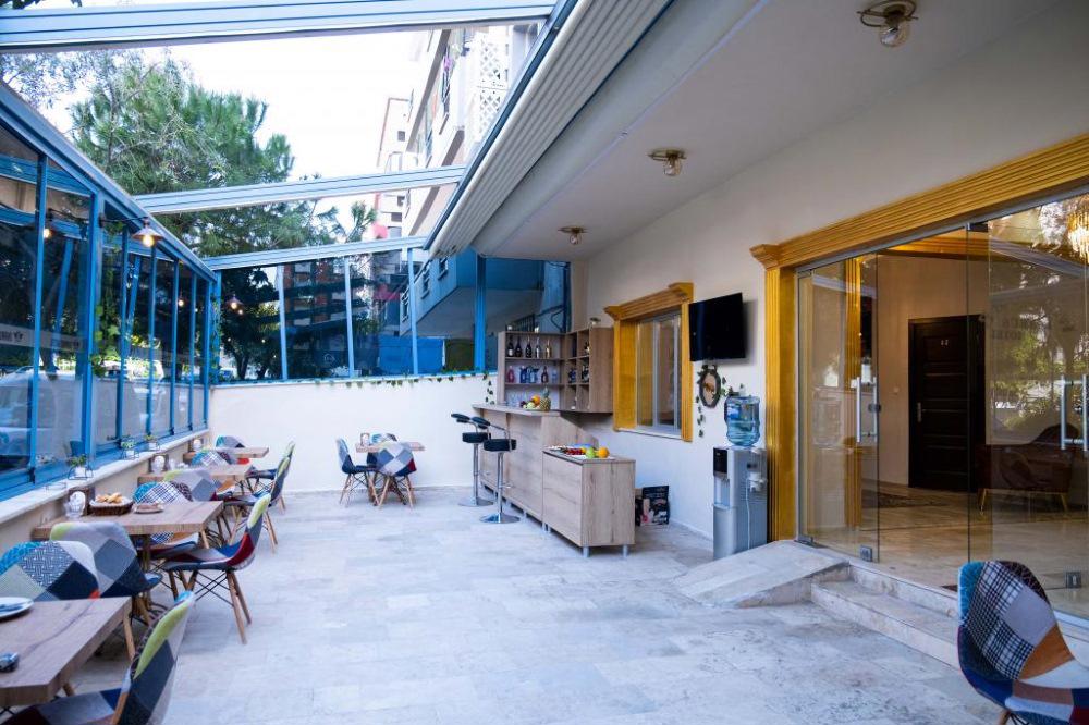 Ikarus Hotel