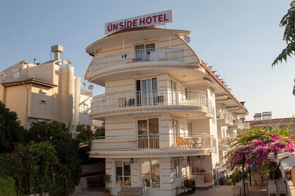 Un Side Hotel