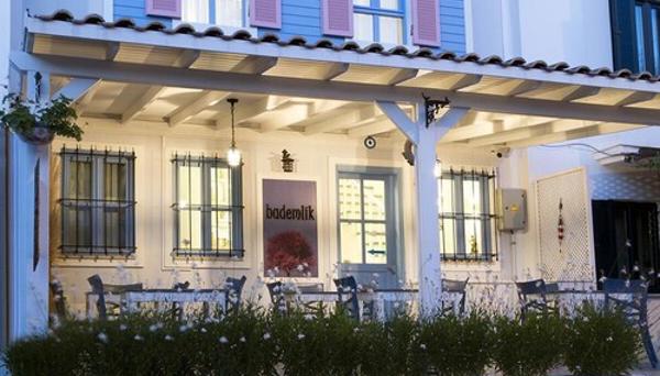 Bademlik Hotel