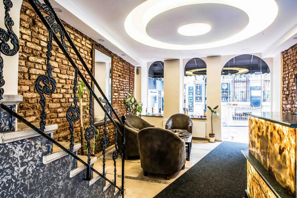 Lazz City Hotel