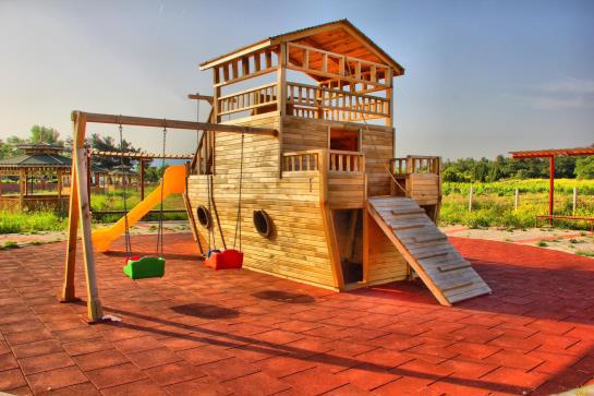 Dardanos Yerleşkesi Resort Otel
