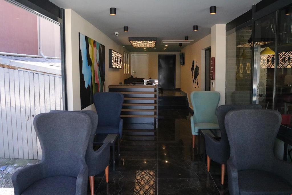 Big Point Hotel
