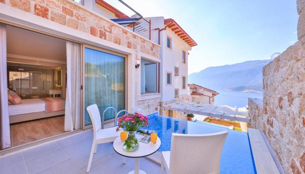 Hilaris Hotel