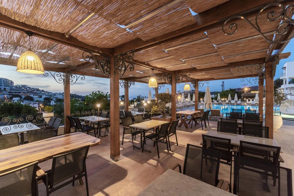 Elementa Boutique Hotel
