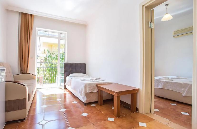 Anna Aparthotel