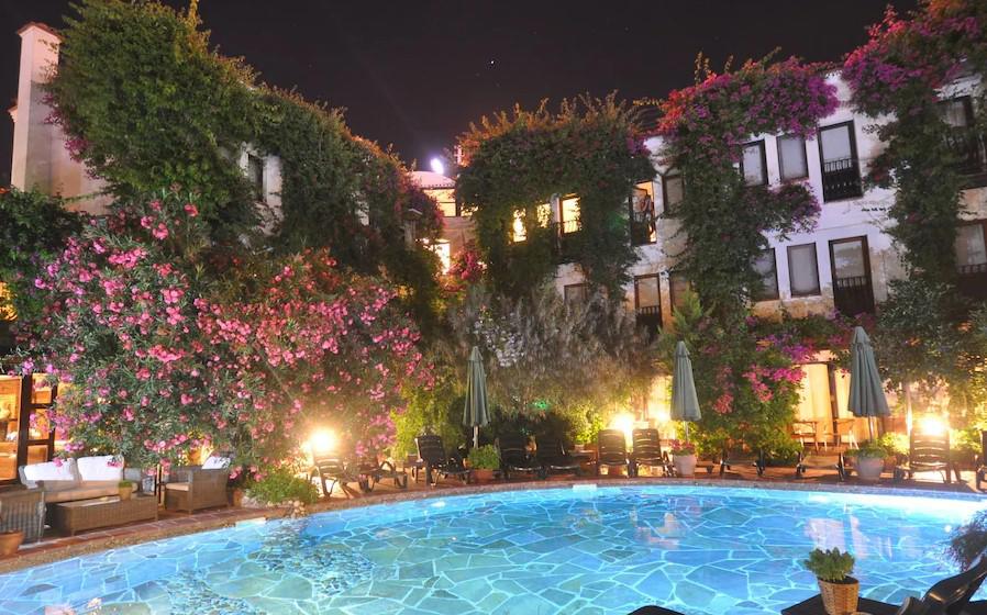 El Vino Hotels & Suites