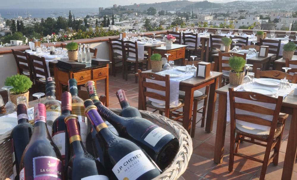 El Vino Hotels & Suites