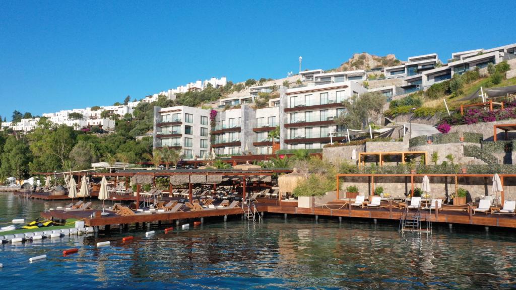Mare Deluxe Residences & Villas