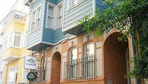 El Gusto Hotel