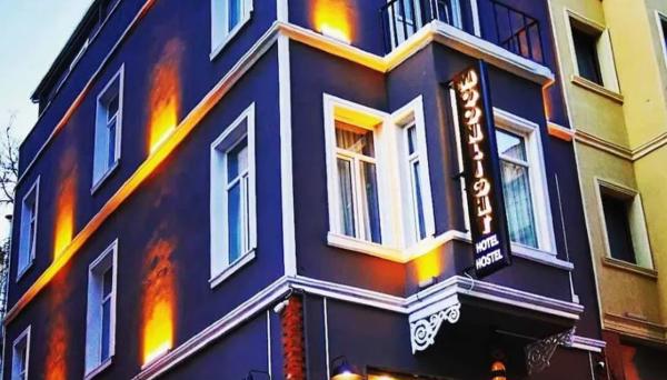 Moonlight Hotel & Hostel