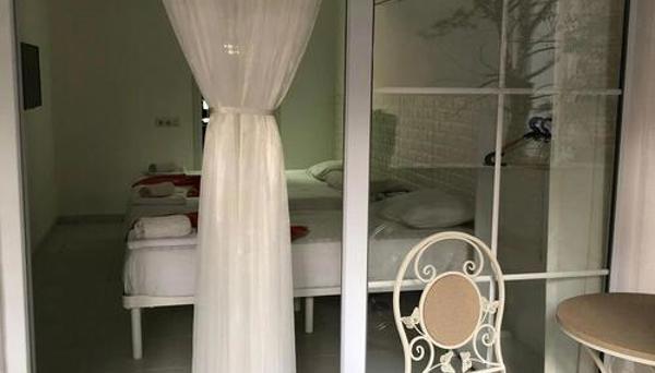 White Suite Rooms