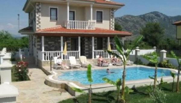 Villa Adil