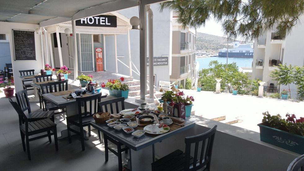 Minerva Port Hotel