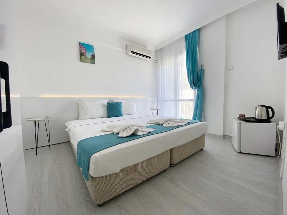 Minerva Port Hotel
