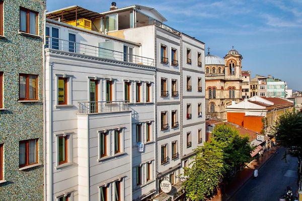 Fish Gold Apart Suites