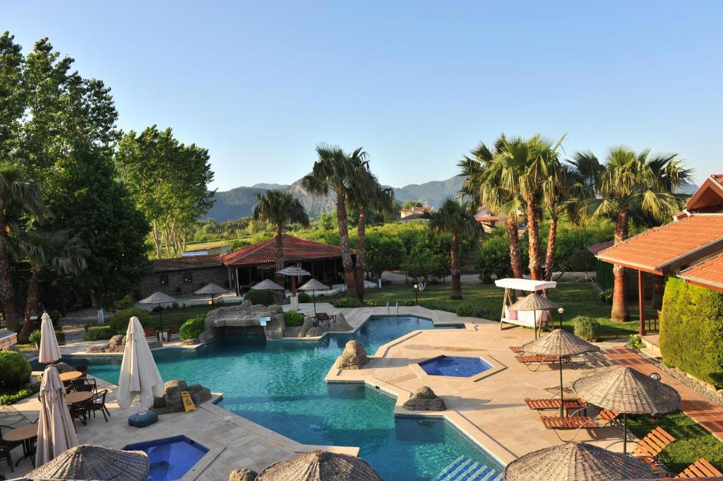 Grenadine Lodge