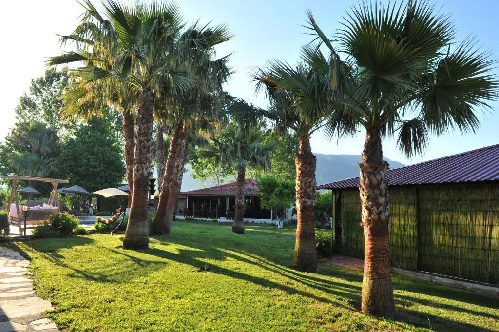Grenadine Lodge