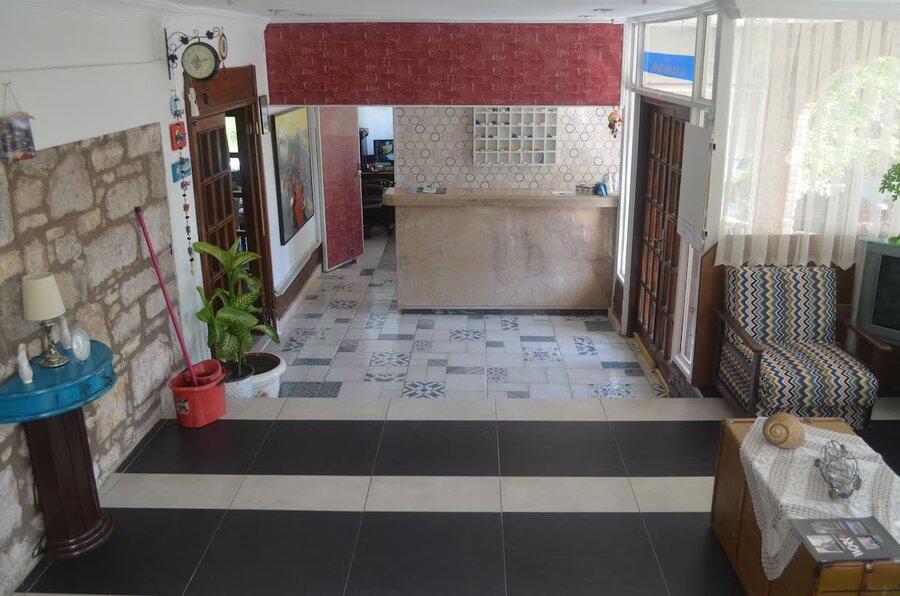 Tunc Hotel