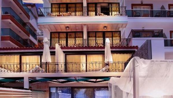 Nur Beach Hotel