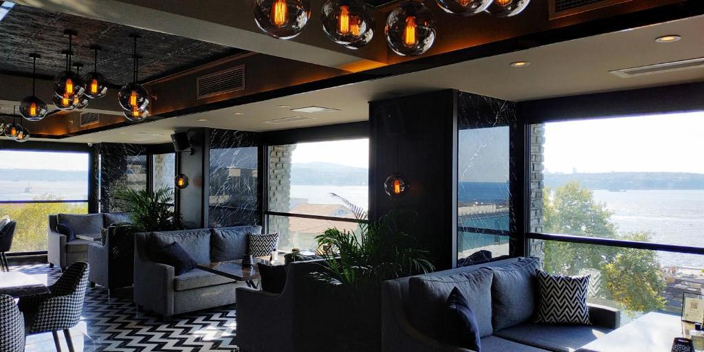 Tonight Hotel Port