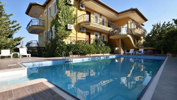 Cunda Uzun Apart Otel