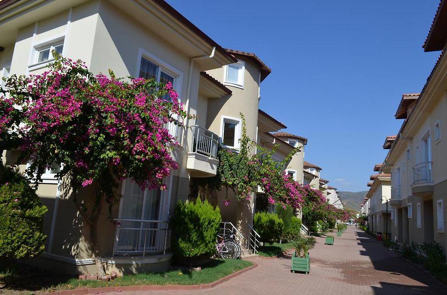New Age Sunset Apartments