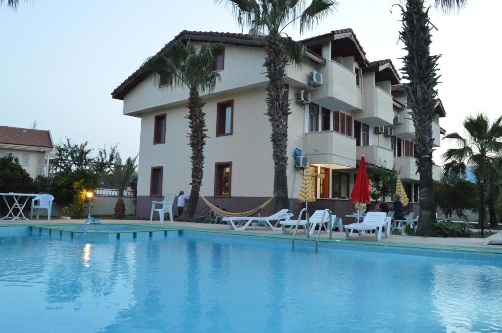 Erasmus Apart Hotel