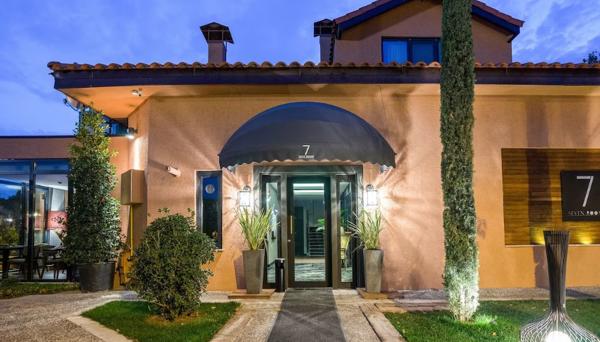 7 Rooms Boutique Hotel