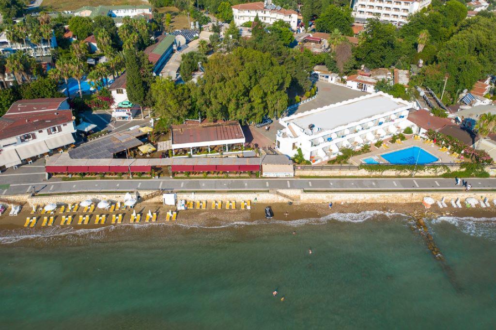 Side Beach Club