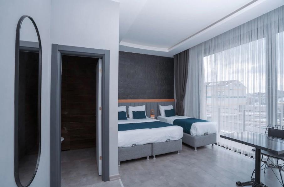 Melanj Airport Hotel