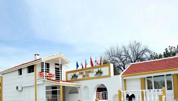 Side Temple Hotel